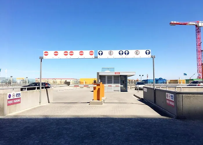 In Near The דירה *