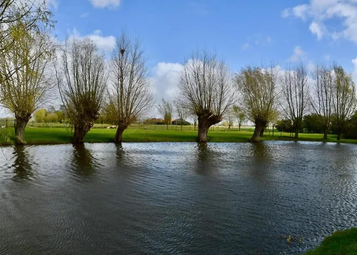 דירה In Near The